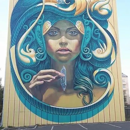 Premium Center 2 Glassed Balcony Free Private Parking *